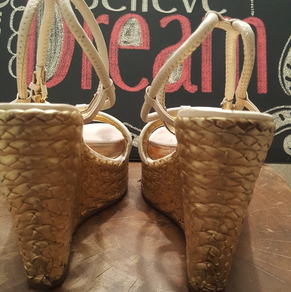 Cream and Gold Coach Wedges - Picture 3 of 6